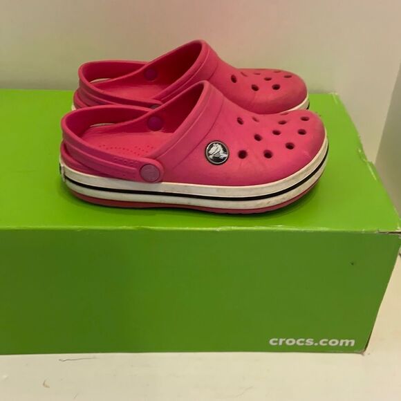 Crocs child’s 10-11 pink clogs - Picture 1 of 6